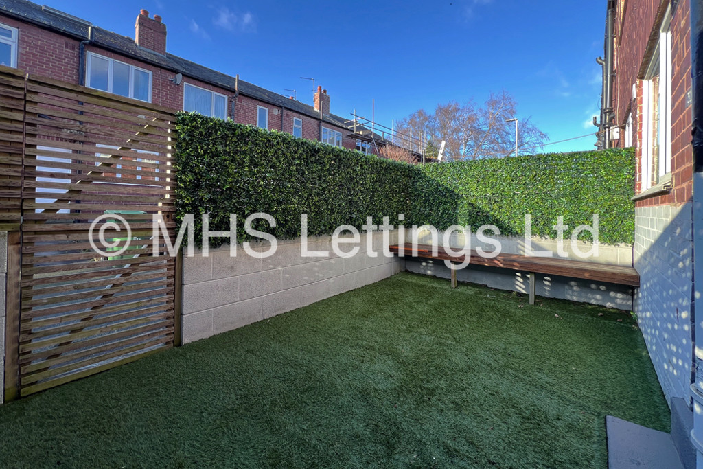 Photo of 2 Bedroom Mid Terraced House in 31 Park View Avenue, Leeds, LS4 2LH