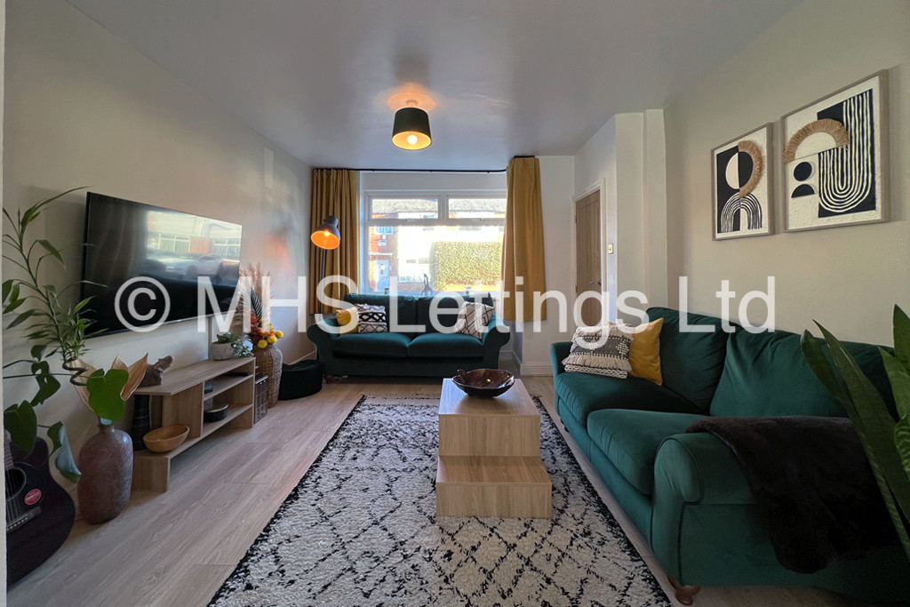 Photo of 2 Bedroom Mid Terraced House in 31 Park View Avenue, Leeds, LS4 2LH