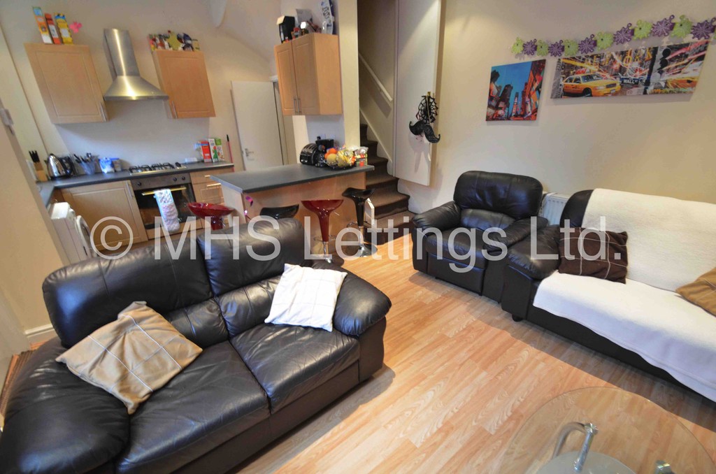 Photo of 4 Bedroom End Terraced House in 7 William Street, Leeds, LS6 1JG