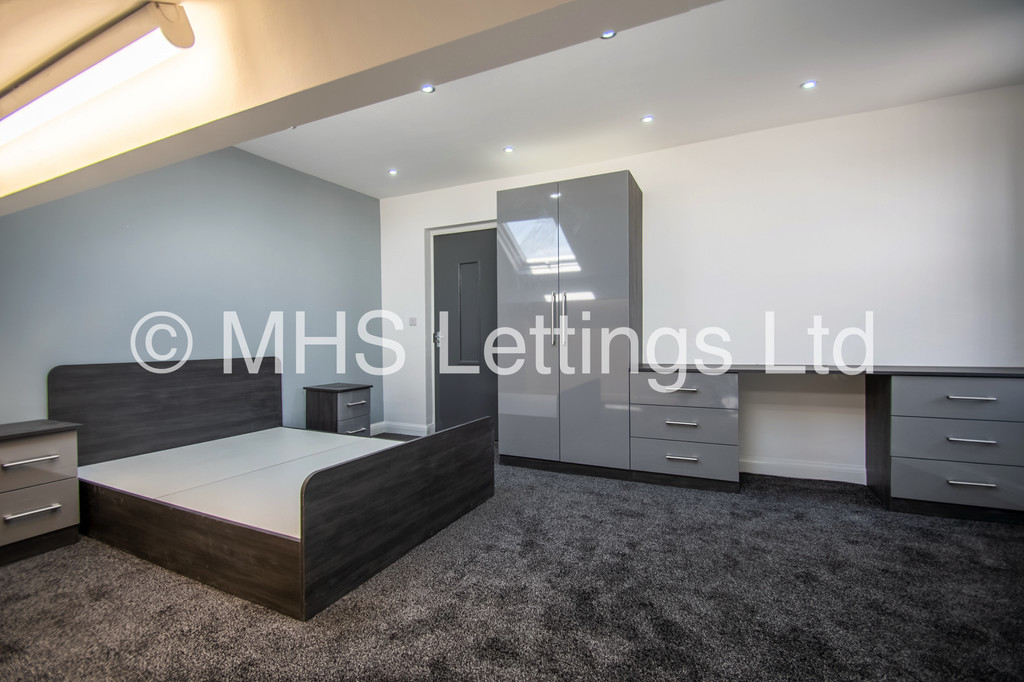 Photo of 3 Bedroom End Terraced House in 161 Cardigan Road, Leeds, LS6 1LJ