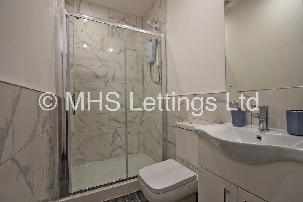 Photo of 3 Bedroom End Terraced House in 161 Cardigan Road, Leeds, LS6 1LJ