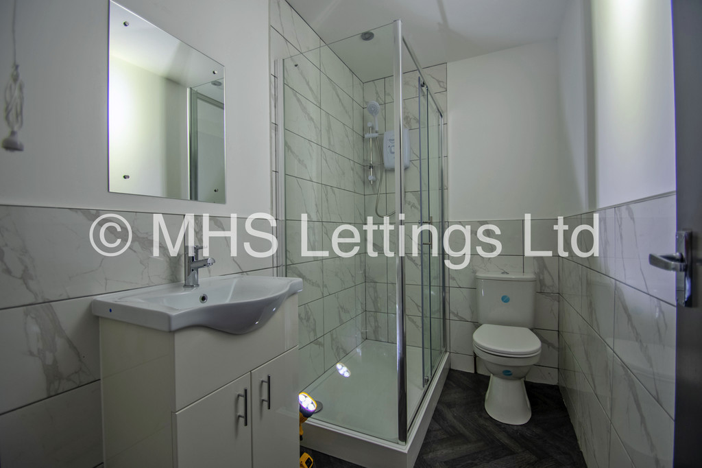 Photo of 3 Bedroom End Terraced House in 161 Cardigan Road, Leeds, LS6 1LJ
