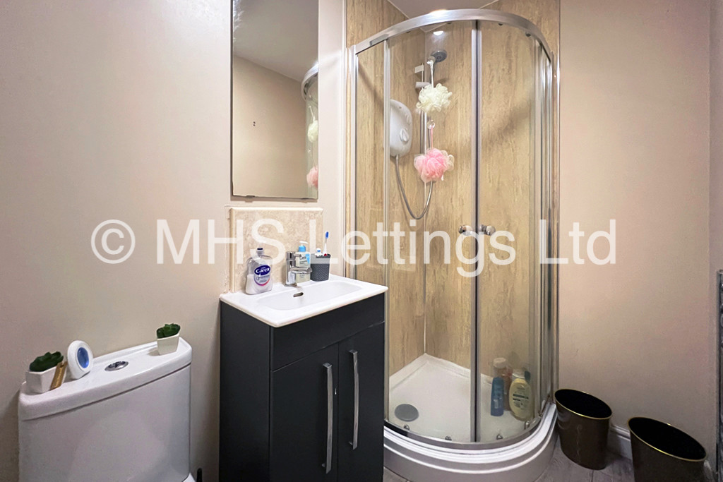 Photo of 2 Bedroom Apartment in Flat 2, Charles Apartments, Leeds, LS3 1AZ