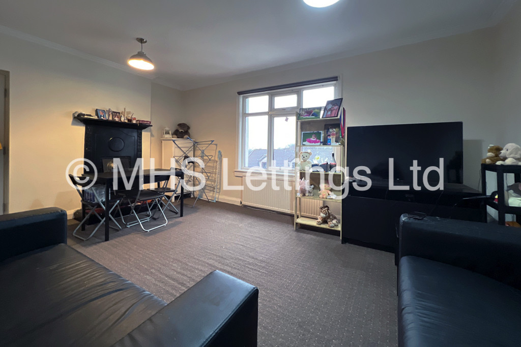 Photo of 2 Bedroom Flat in Flat 7, Headingley House, 96 Ash Road, Leeds, LS6 3HD 