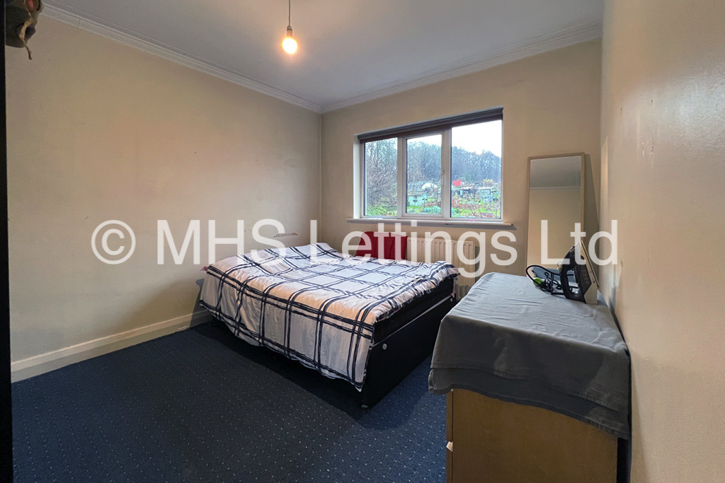 Photo of 2 Bedroom Flat in Flat 7, Headingley House, 96 Ash Road, Leeds, LS6 3HD 