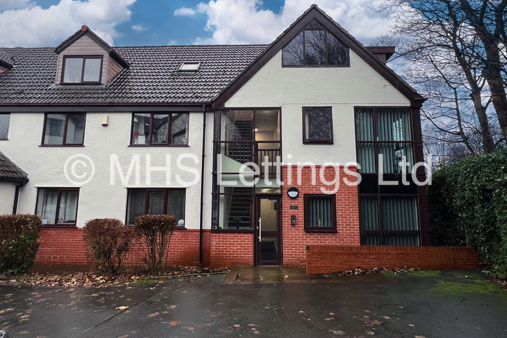 Photo of 2 Bedroom Flat in Flat 15, Headingley House, 96 Ash Road, Leeds, LS6 3HD