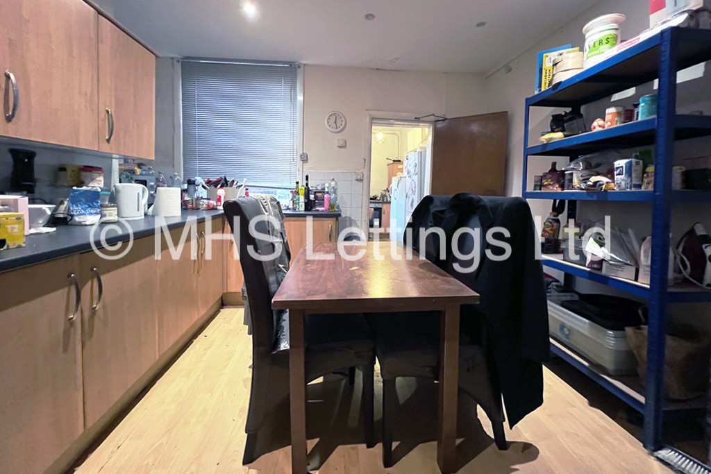 Photo of 4 Bedroom Mid Terraced House in 19 Lucas Street, Leeds, LS6 2JD