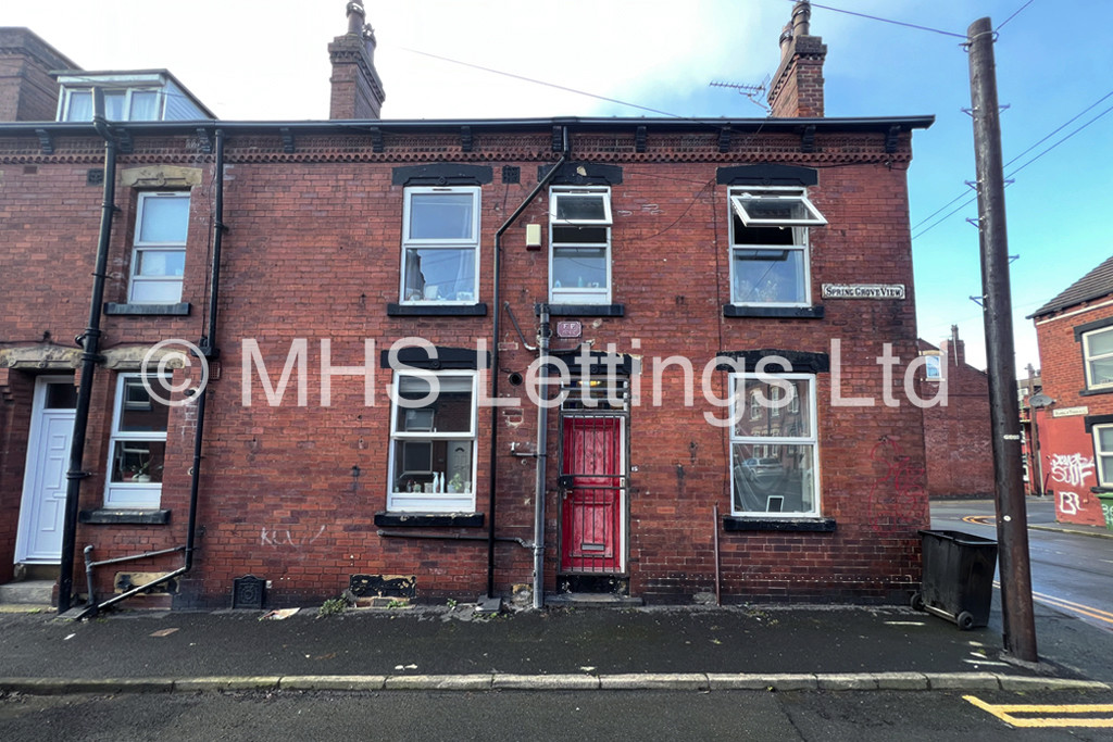 Photo of 4 Bedroom Mid Terraced House in 15 Spring Grove View, Leeds, LS6 1RW