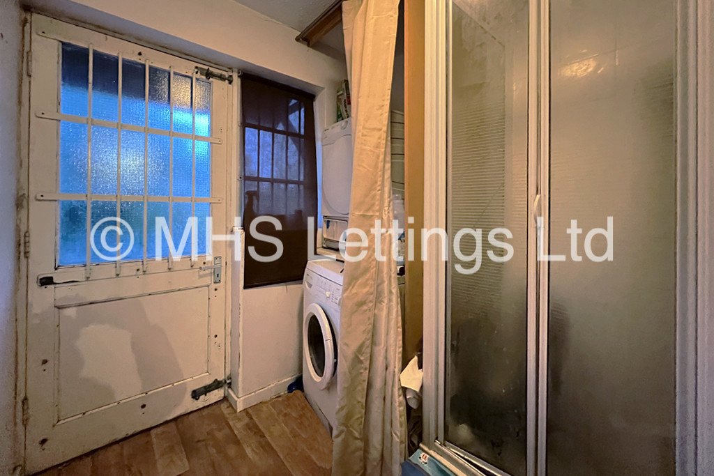 Photo of 4 Bedroom End Terraced House in 31 Well Close Rise, Leeds, LS7 1HT