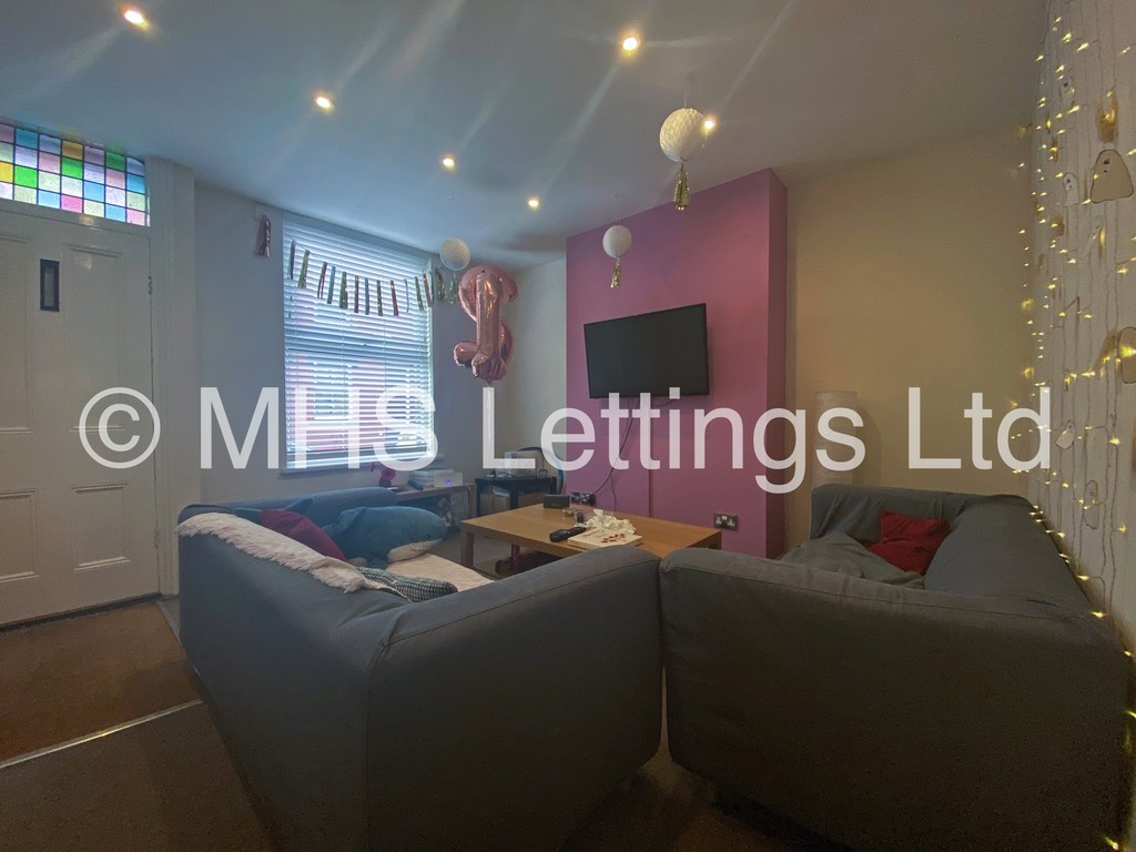 14 Welton Grove, Leeds, LS6 1ES