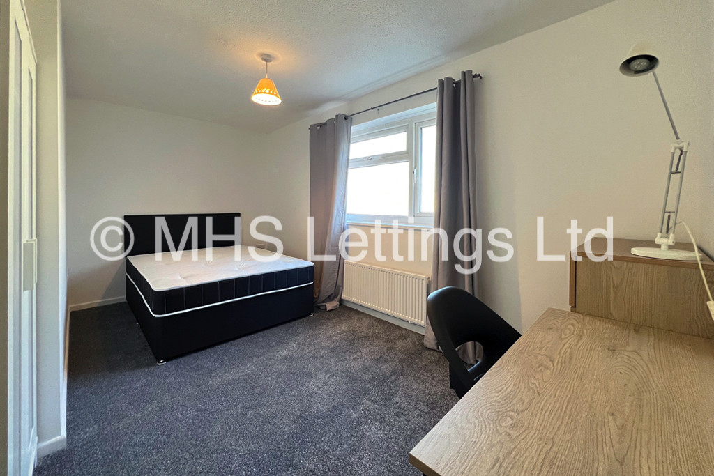 Photo of 4 Bedroom Mid Terraced House in 34 Holborn Street, Leeds, LS6 1QP