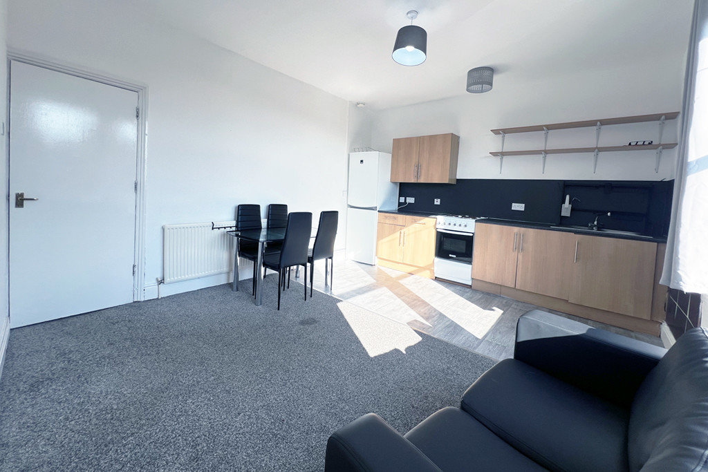 Photo of 2 Bedroom Apartment in 36a Ash Road, Leeds, LS6 3JF