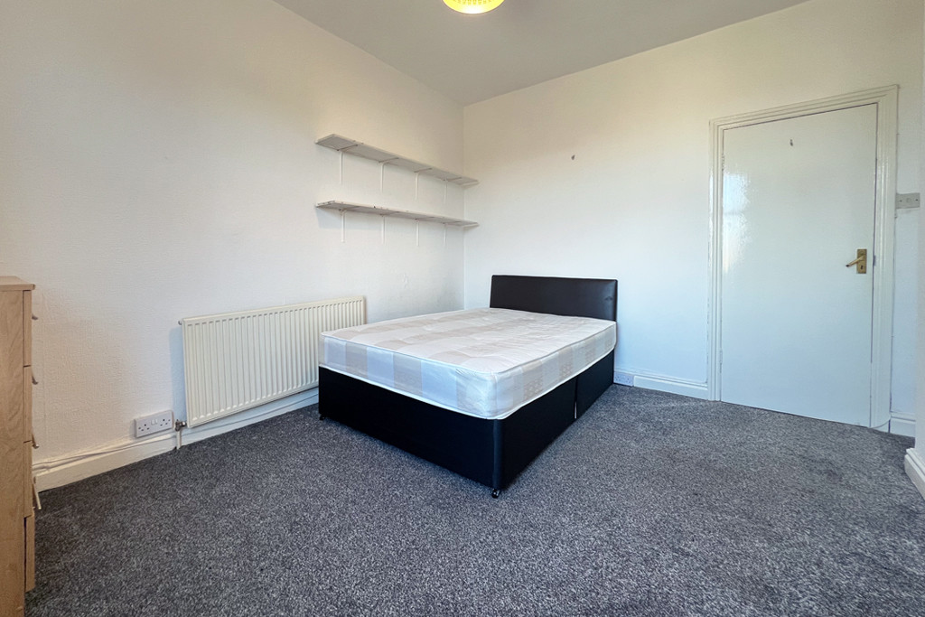 Photo of 2 Bedroom Apartment in 36a Ash Road, Leeds, LS6 3JF