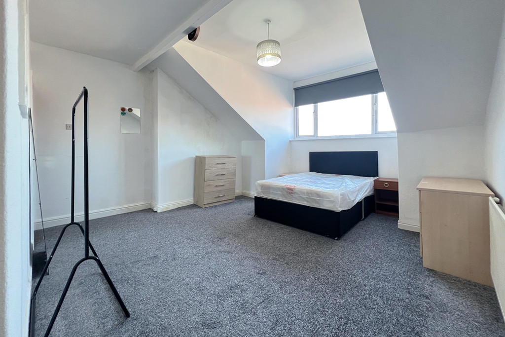 Photo of 2 Bedroom Apartment in 36a Ash Road, Leeds, LS6 3JF