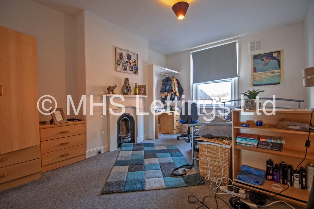 Photo of 1 Bedroom Mid Terraced House in Double Room, 3 Harold Street, Leeds, LS6 1PL