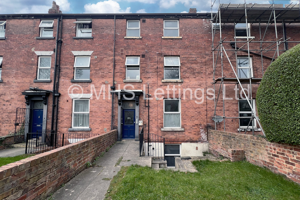 Photo of 1 Bedroom Apartment in Flat 4, 2 Midland Road, Leeds, LS6 1BQ