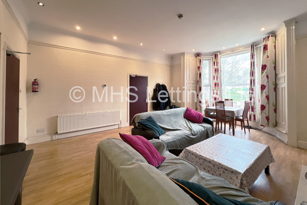 Photo of 2 Bedroom Ground Floor Flat in Flat 1, 239 Hyde Park Road, Leeds, LS6 1AG
