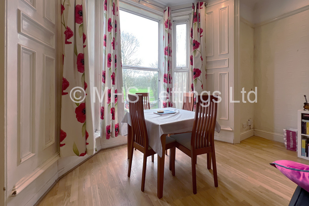 Photo of 2 Bedroom Ground Floor Flat in Flat 1, 239 Hyde Park Road, Leeds, LS6 1AG