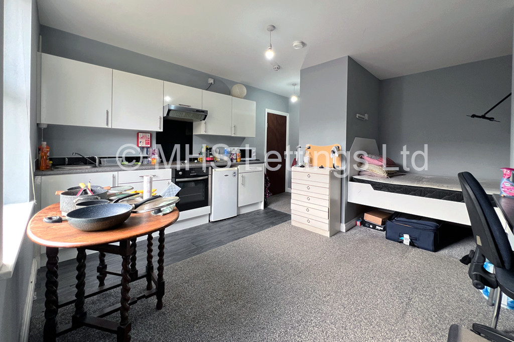Photo of 1 Bedroom Bedsit in Studio 5, 4 Midland Road, Leeds, LS6 1BQ