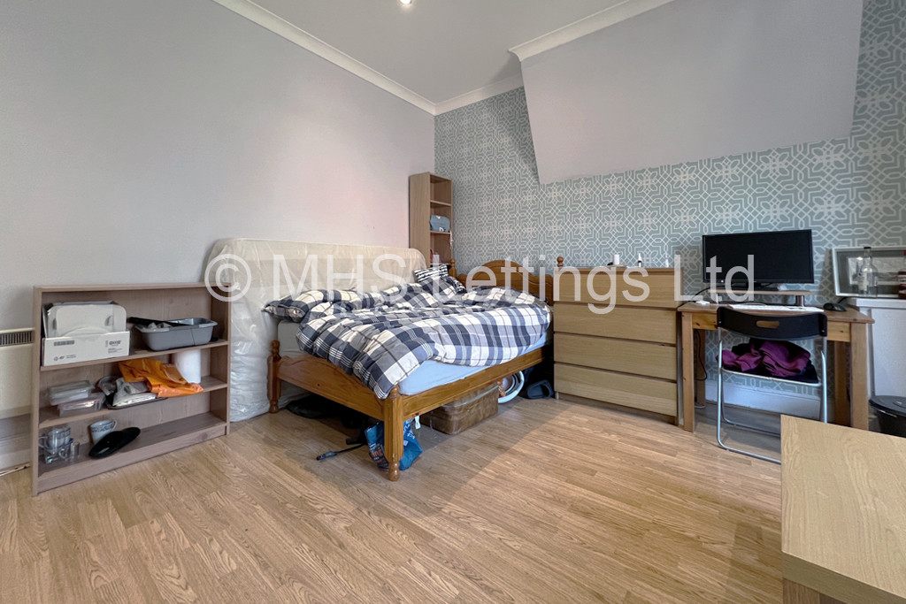 Photo of 1 Bedroom Flat in Flat 3, 37 Moorland Avenue, Leeds, LS6 1AP