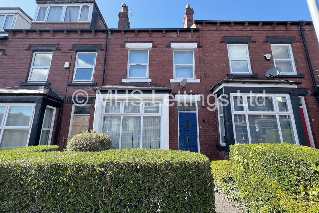 Photo of 6 Bedroom Mid Terraced House in 41 Headingley Avenue, Leeds, LS6 3ER