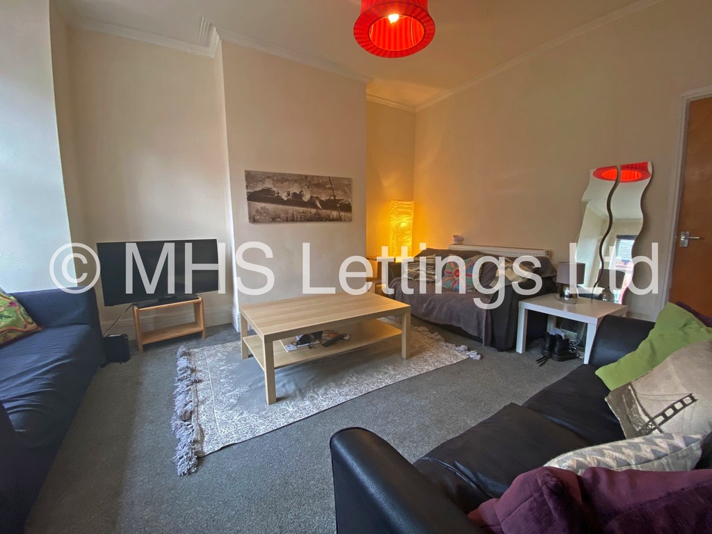 Photo of 6 Bedroom Detached House in 7 Pearson Terrace, Leeds, LS6 1HZ