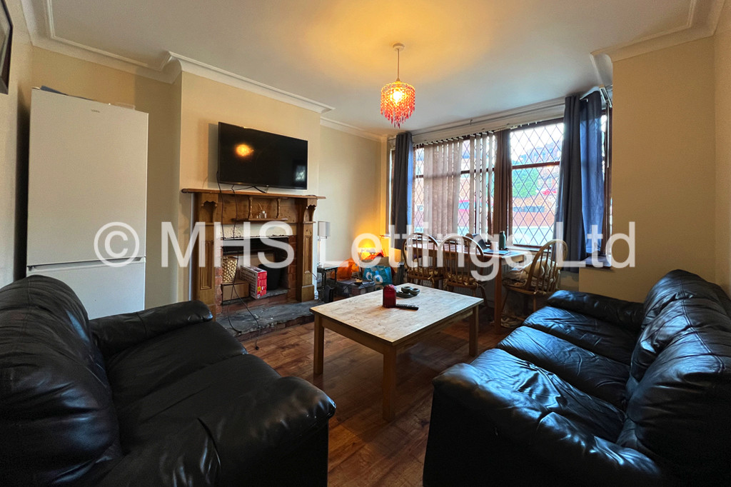 Photo of 3 Bedroom Semi-Detached House in 42 Richmond Avenue, Leeds, LS6 1DB