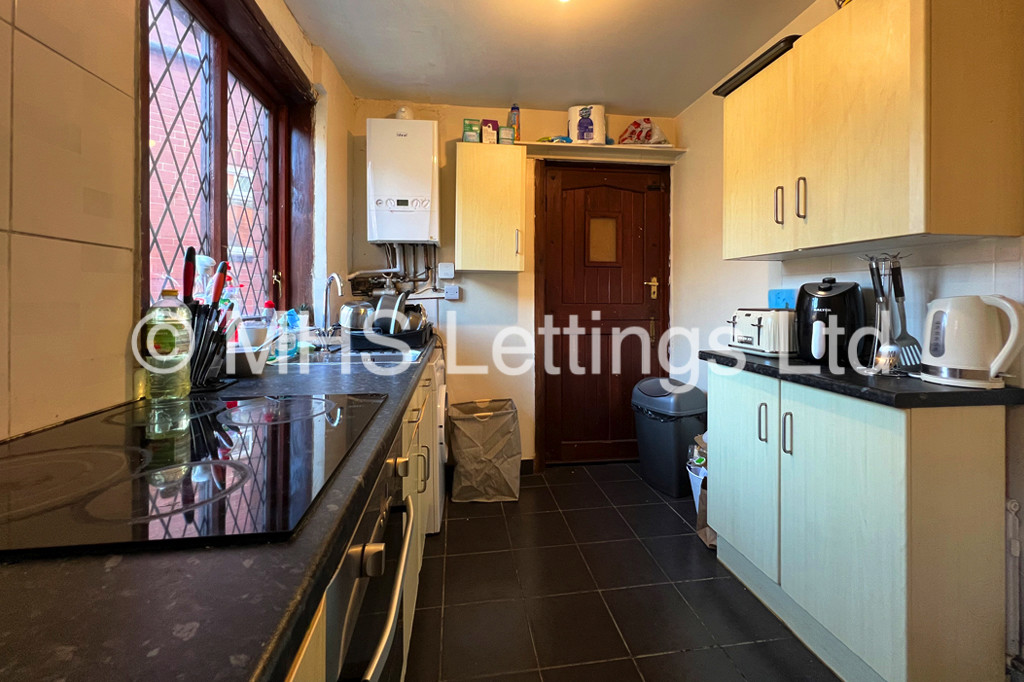 Photo of 3 Bedroom Semi-Detached House in 42 Richmond Avenue, Leeds, LS6 1DB