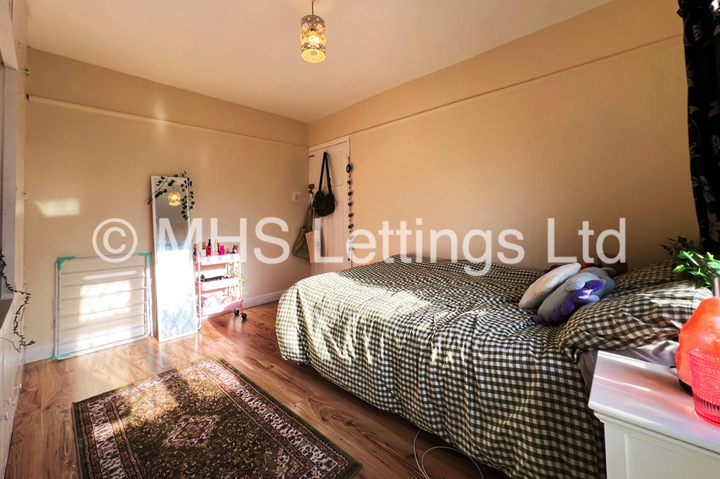Photo of 3 Bedroom Semi-Detached House in 42 Richmond Avenue, Leeds, LS6 1DB