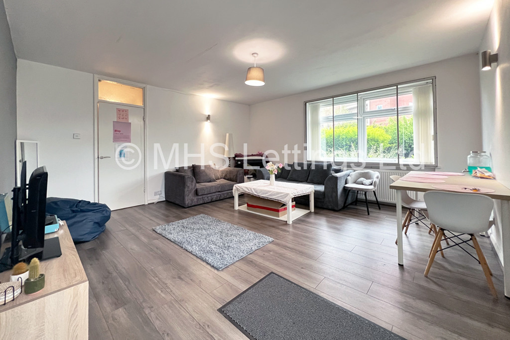 Photo of 3 Bedroom Maisonette in 29 Marlborough Grange, Leeds, LS1 4NE