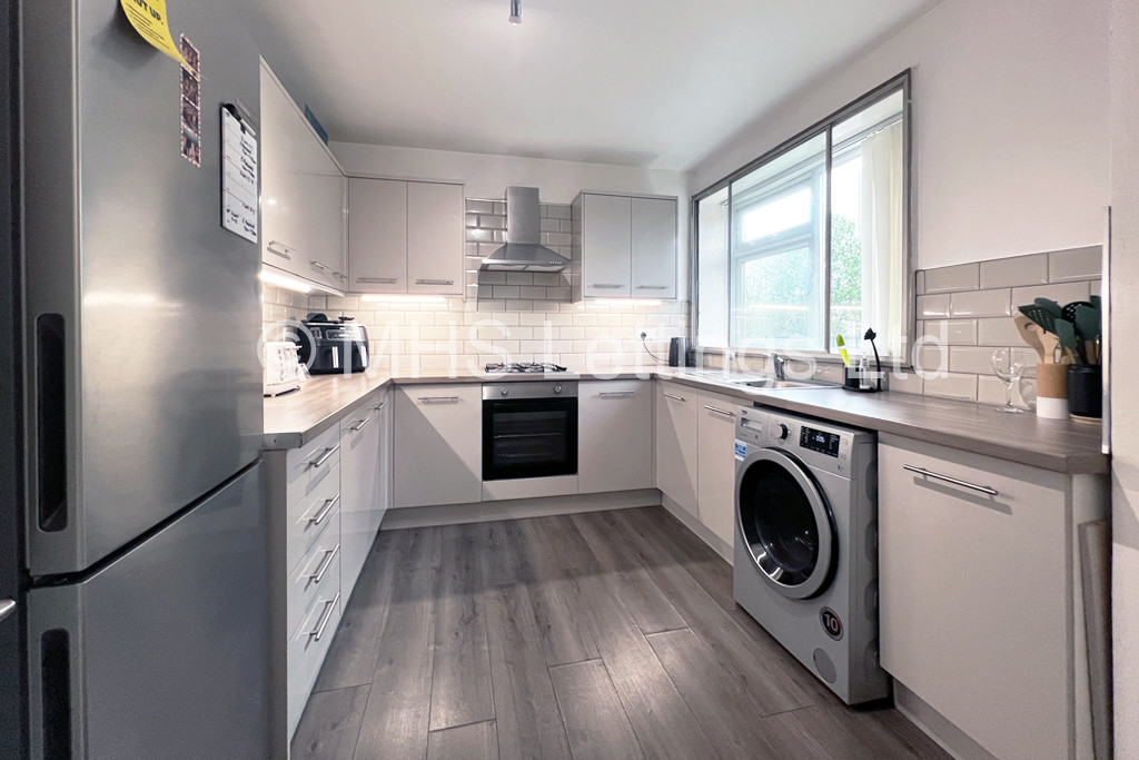 Photo of 3 Bedroom Maisonette in 29 Marlborough Grange, Leeds, LS1 4NE