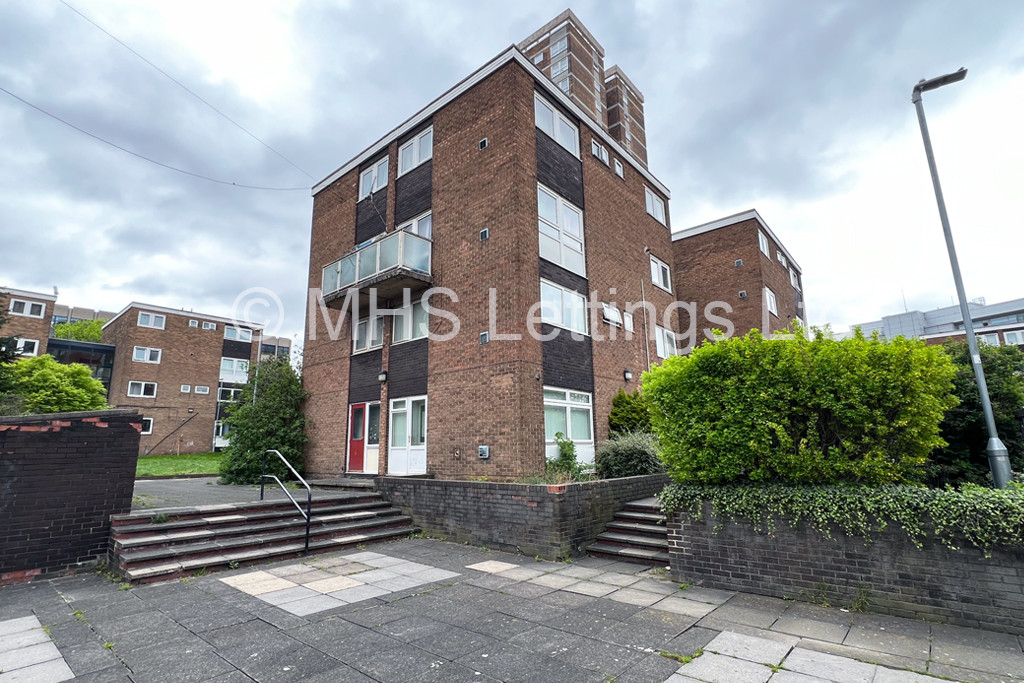 Photo of 3 Bedroom Maisonette in 29 Marlborough Grange, Leeds, LS1 4NE