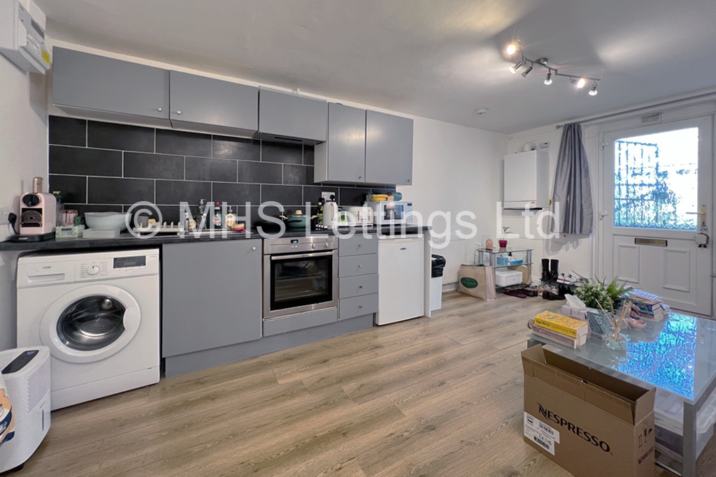 Photo of 1 Bedroom Flat in Flat 9, 67 Clarendon Road, Leeds, LS2 9DR