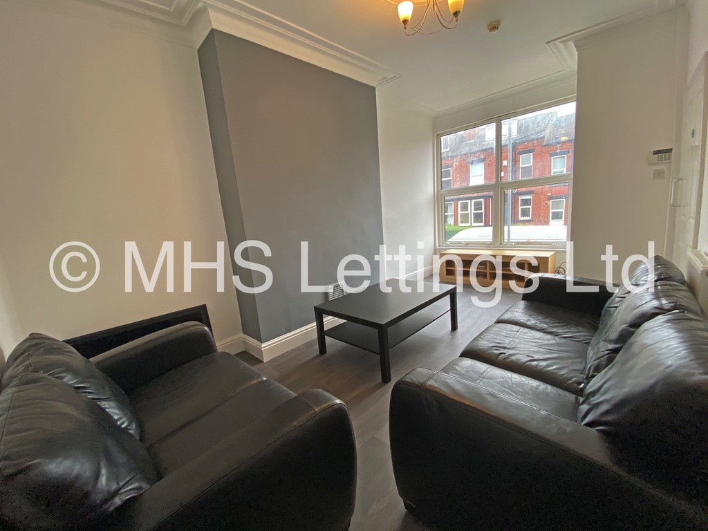 Photo of 3 Bedroom End Terraced House in 66 Beechwood Mount, Leeds, LS4 2NQ
