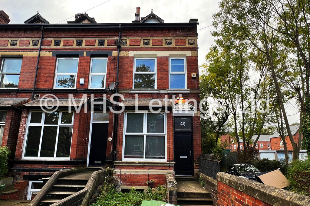 Photo of 2 Bedroom Mid Terraced House in 40 Ash Grove, Leeds, LS6 1AY