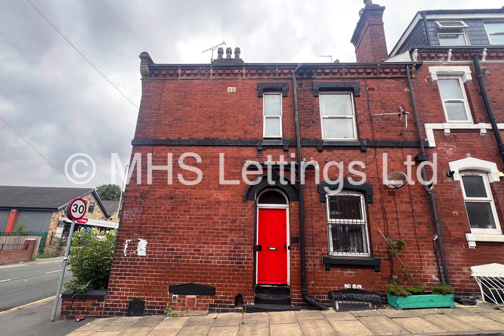Photo of 4 Bedroom End Terraced House in 1 Quarry Place, Leeds, LS6 2JT