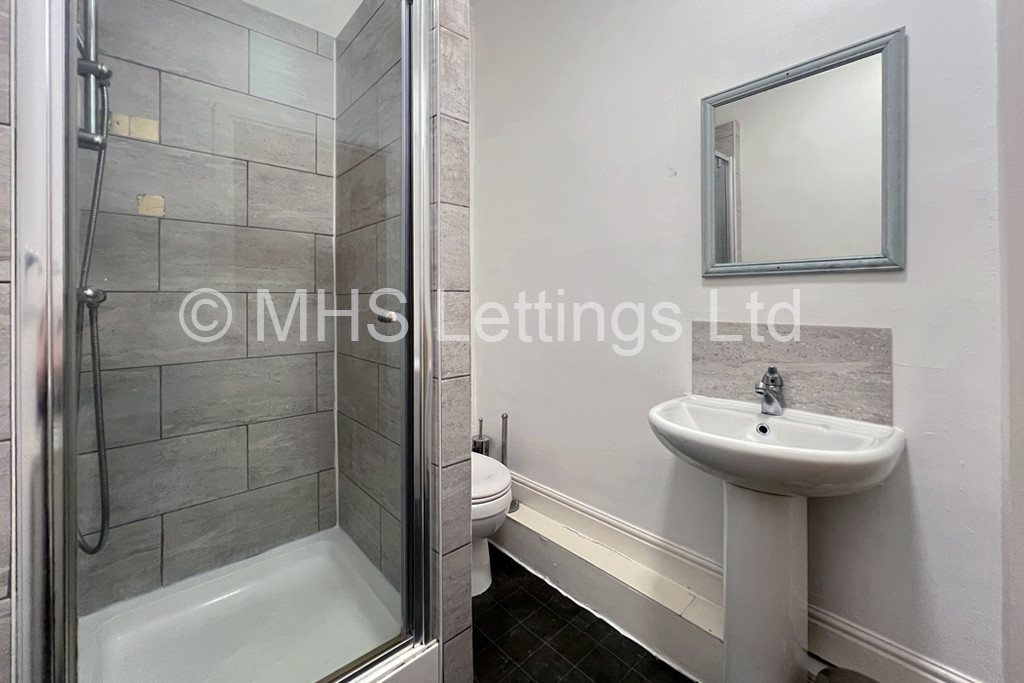 Photo of 3 Bedroom Mid Terraced House in 8 Rokeby Gardens, Leeds, Ls6 3JZ
