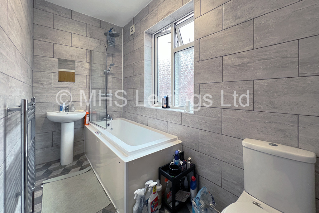 Photo of 3 Bedroom Mid Terraced House in 8 Rokeby Gardens, Leeds, Ls6 3JZ