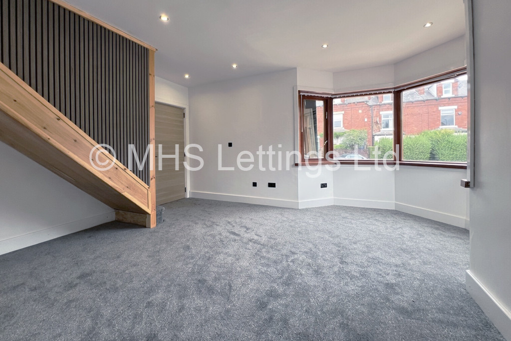 Photo of 3 Bedroom Detached House in 73 Armley Ridge Road, Leeds, LS12 3PE