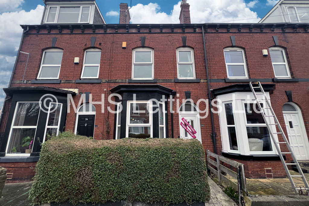 Photo of 1 Bedroom Mid Terraced House in Room 4, 24 Ashville Terrace, Leeds, LS6 1LZ
