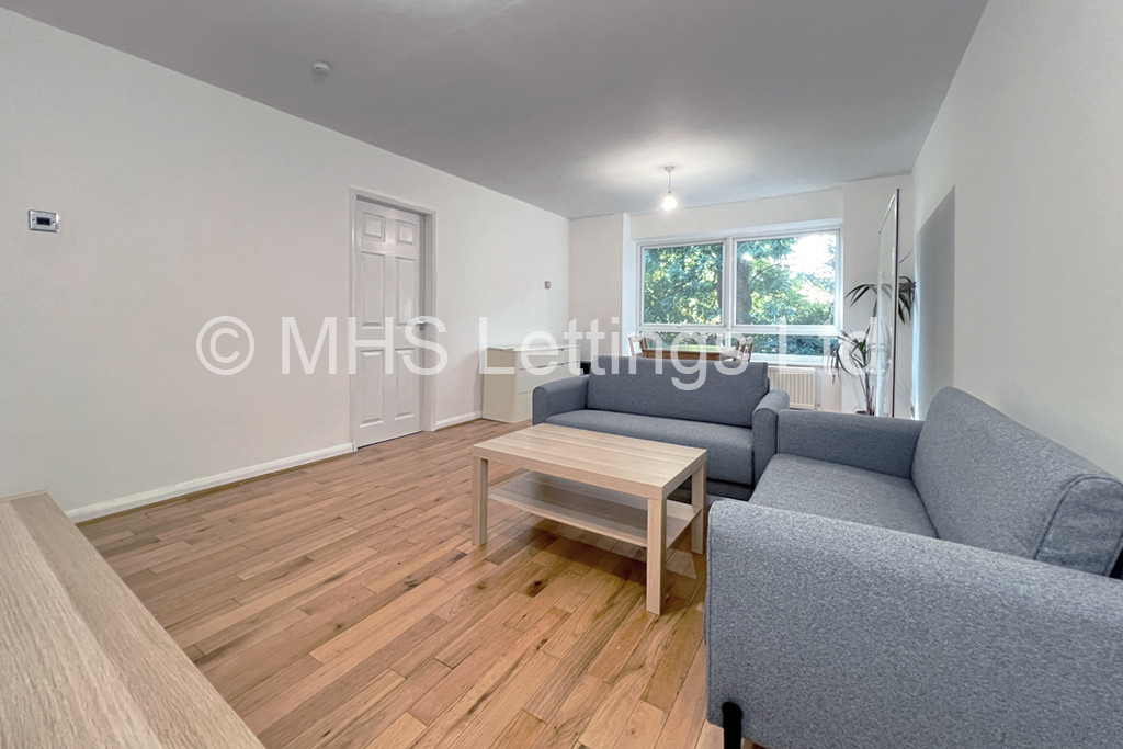 Photo of 2 Bedroom Apartment in 10 Grosvenor Park Gardens, Leeds, LS6 2PL