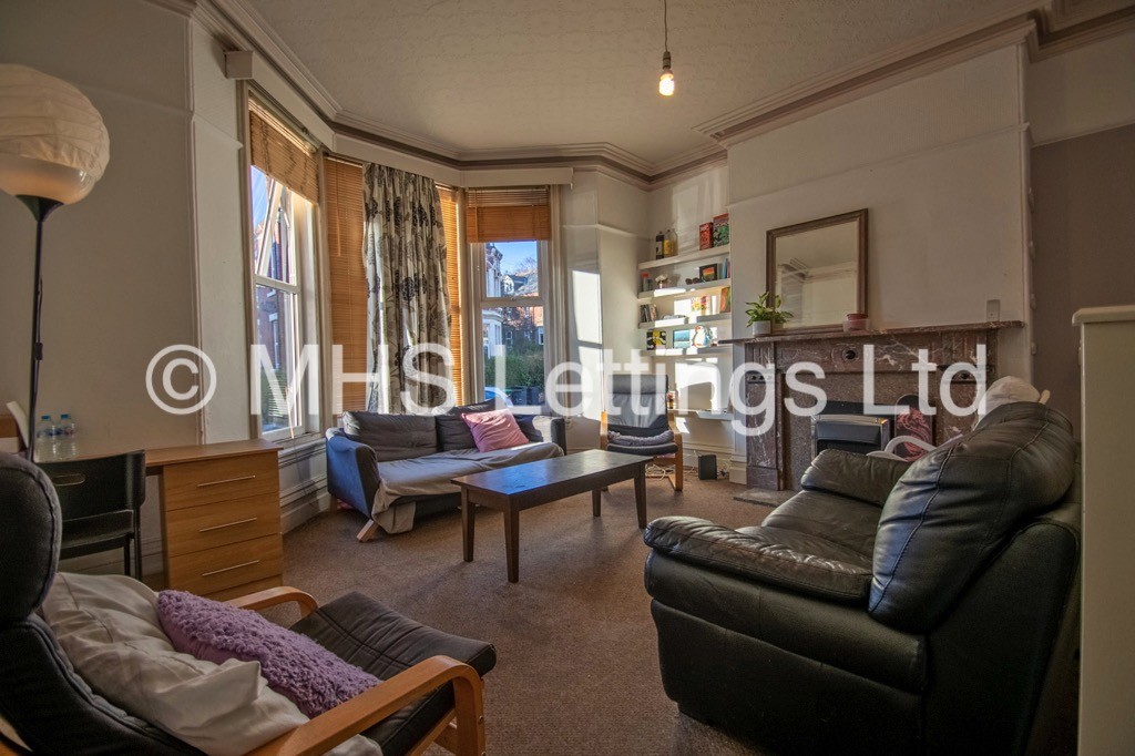 Photo of 4 Bedroom Flat in Flat 1, 18 Regent Park Avenue, Leeds, LS6 2AU