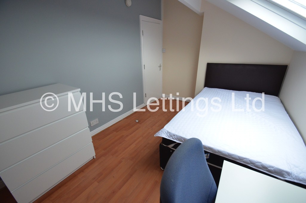 Photo of 1 Bedroom Shared House in Room 4, 10 Hartley Grove, Leeds, LS6 2LD