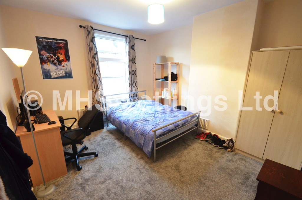 Photo of 1 Bedroom Shared House in Double Room, 4 Graham Grove, Leeds, LS4 2NF