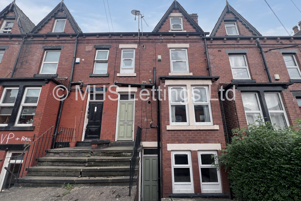 Photo of 1 Bedroom Shared House in Double Room, 19 Pearson Grove, Leeds, LS6 1JB