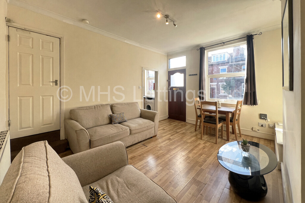 Photo of 2 Bedroom Mid Terraced House in 14 Bankfield Terrace, Leeds, LS4 2RE