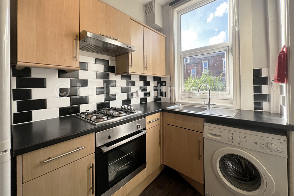 Photo of 2 Bedroom Mid Terraced House in 14 Bankfield Terrace, Leeds, LS4 2RE