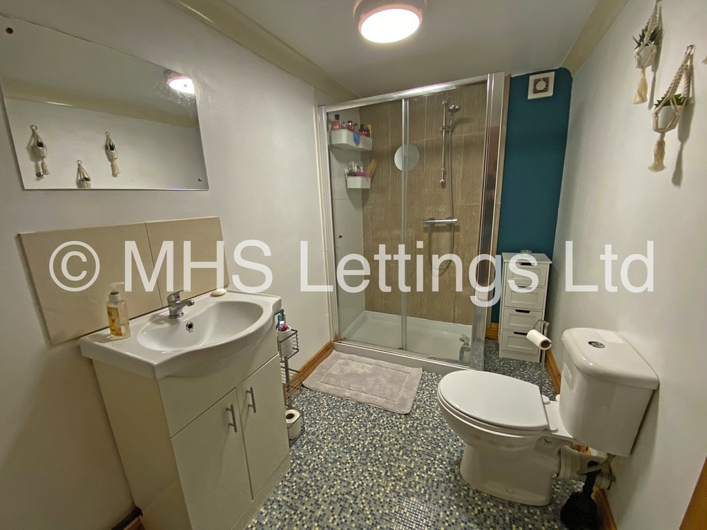 Photo of 4 Bedroom Apartment in 2 St. Johns Avenue, Leeds, LS6 1AW