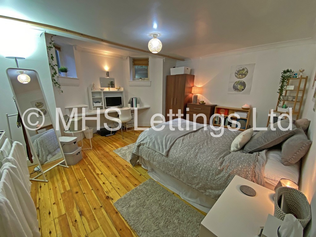Photo of 4 Bedroom Apartment in 2 St. Johns Avenue, Leeds, LS6 1AW