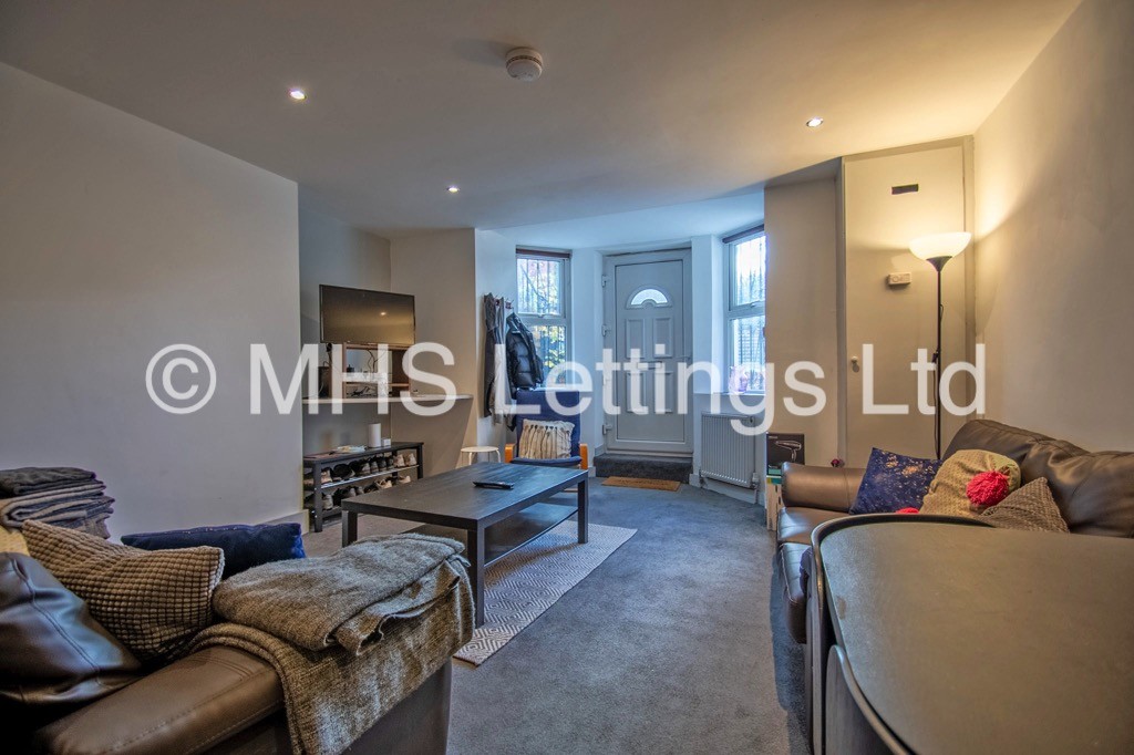 Photo of 2 Bedroom Ground Floor Flat in 28a Brudenell Road, Leeds, LS6 1BD